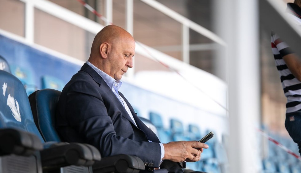 A generic square placeholder image with rounded corners in a figure.