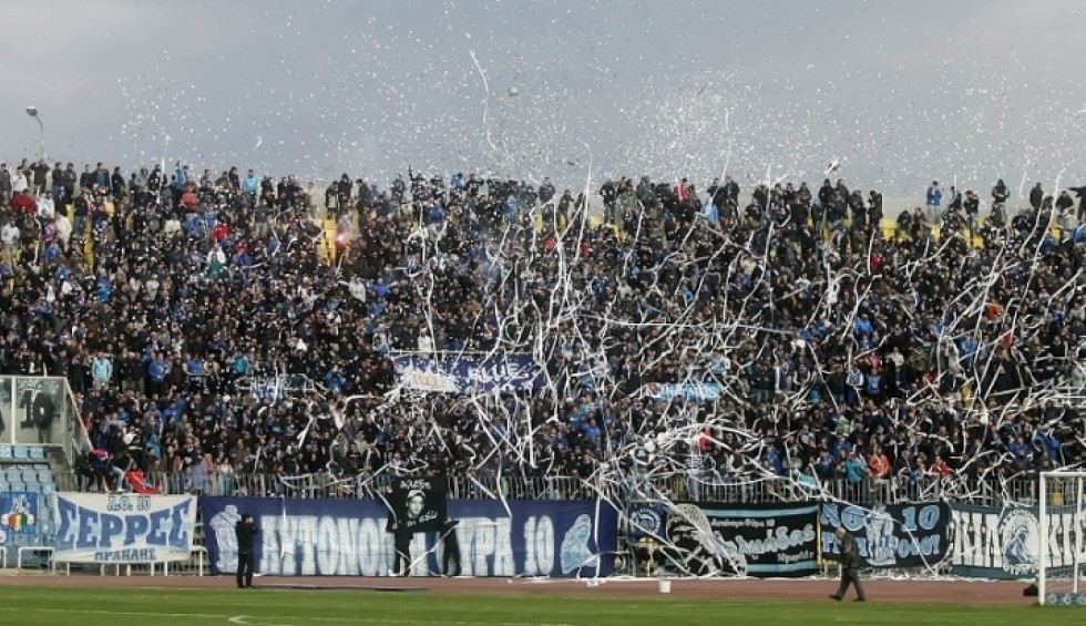 Αυτόνομη Θύρα 10: «Δεν κάνουμε κάλεσμα, γιορτάζουμε και δε θέλουμε θλιμμένους στη γιορτή μας»