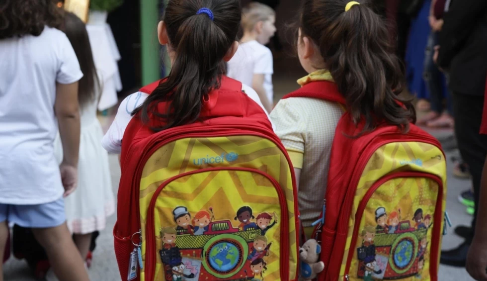 A generic square placeholder image with rounded corners in a figure.