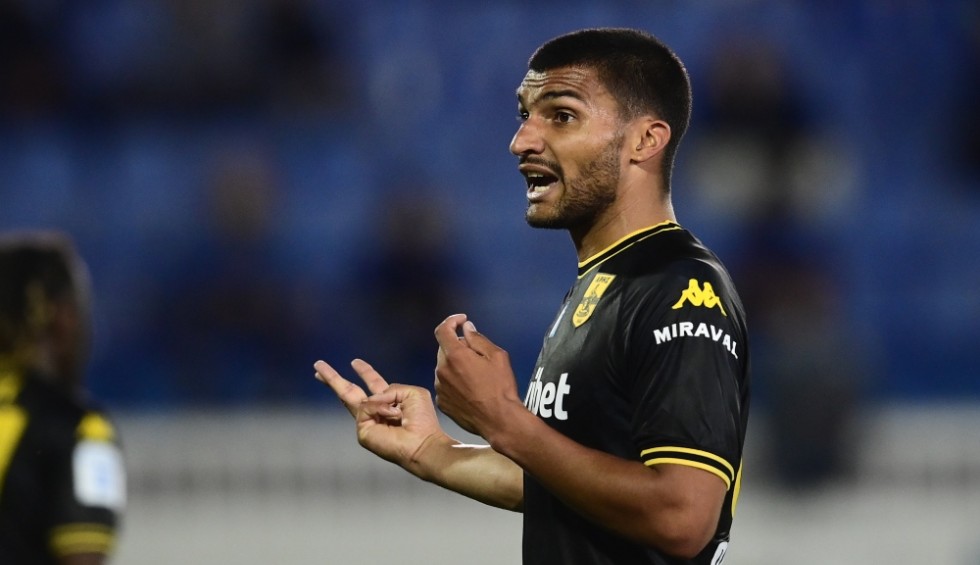 A generic square placeholder image with rounded corners in a figure.