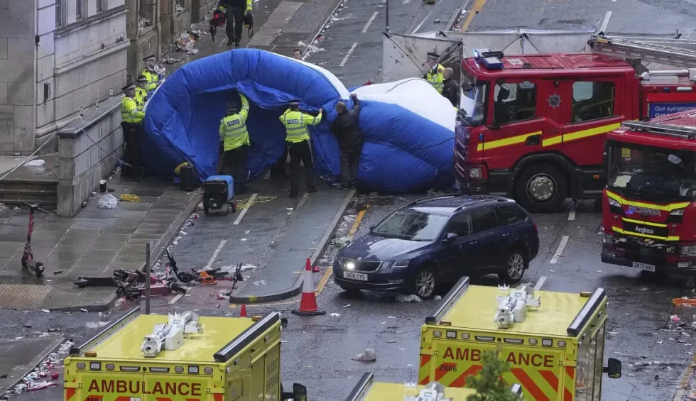 A generic square placeholder image with rounded corners in a figure.