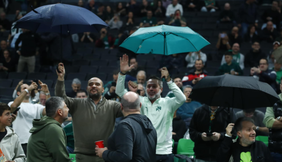 Παναθηναϊκός: «Πικάρισμα» σε Ολυμπιακό με ομπρέλες