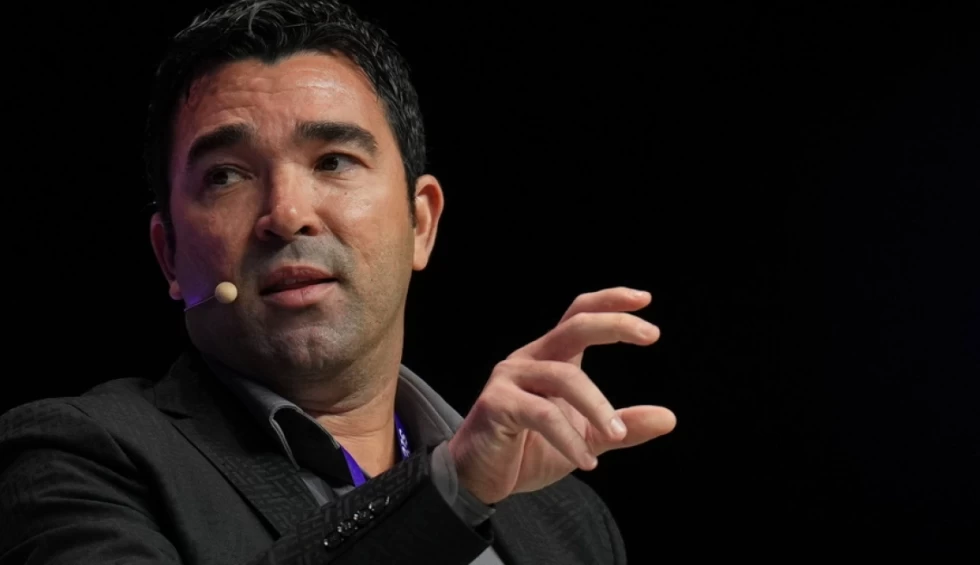 A generic square placeholder image with rounded corners in a figure.