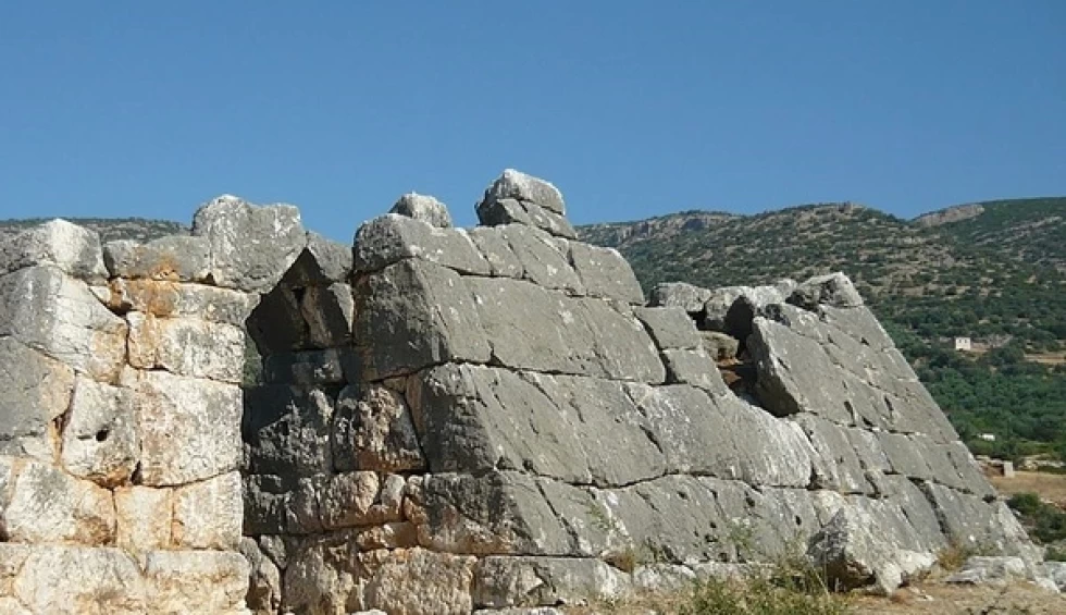 A generic square placeholder image with rounded corners in a figure.