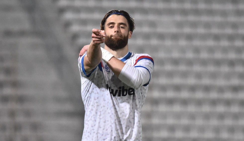 A generic square placeholder image with rounded corners in a figure.