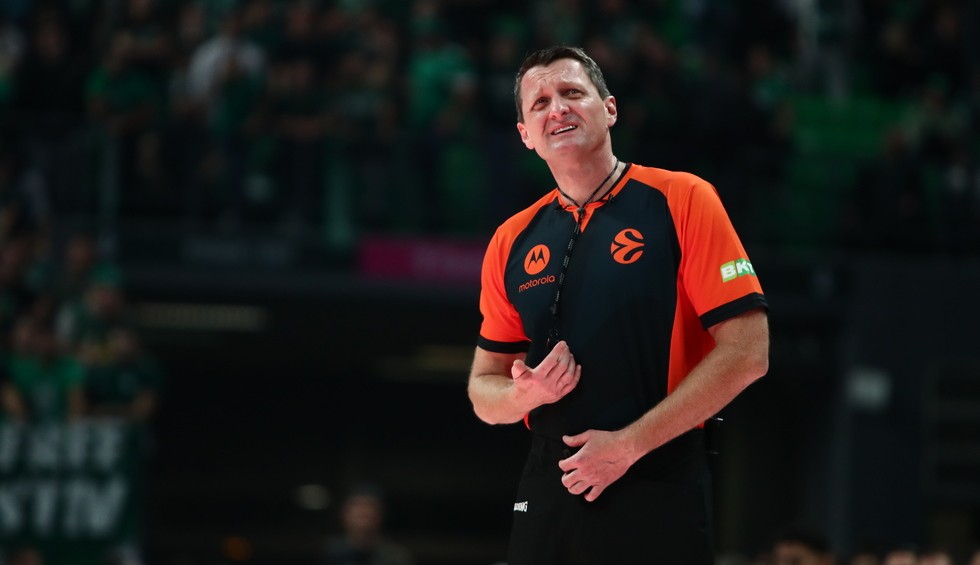 Οι διαιτητές του Άρης-Βενέτσια και το... ελληνικό παρελθόν