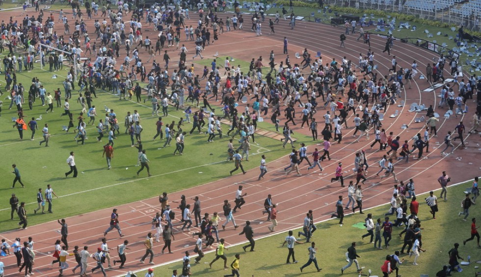 A generic square placeholder image with rounded corners in a figure.