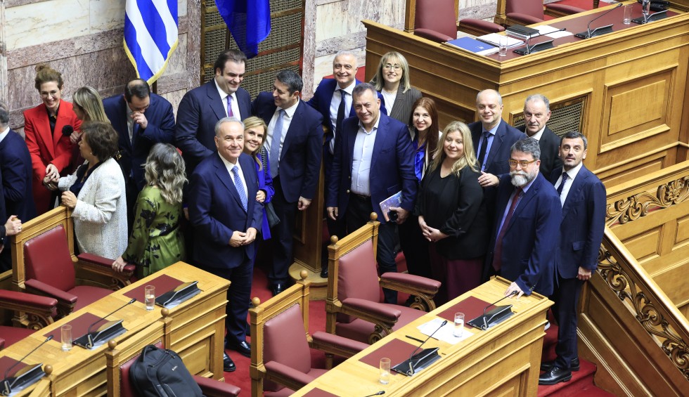 Υπερψηφίστηκε ο κρατικός προϋπολογισμός: Ποιοι ψήφισαν τις αμυντικές δαπάνες