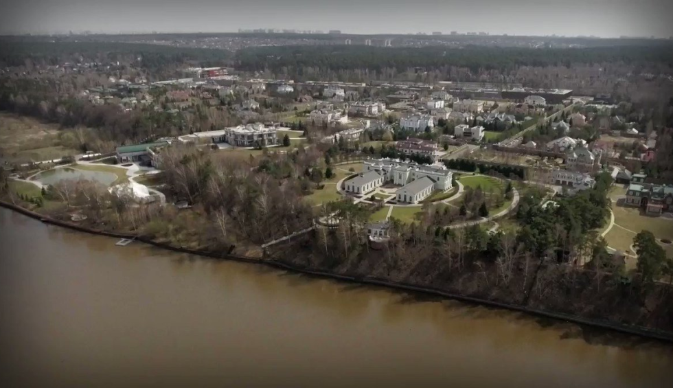 Πούτιν: 20 συστήματα αεράμυνας στο παλάτι που μένουν οι γιοι με την Καμπάεβα