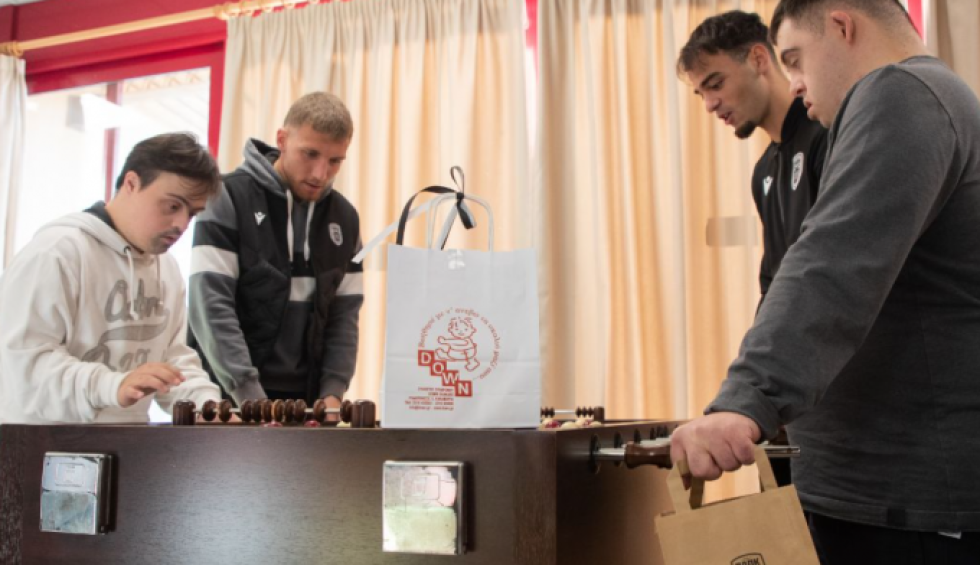 A generic square placeholder image with rounded corners in a figure.