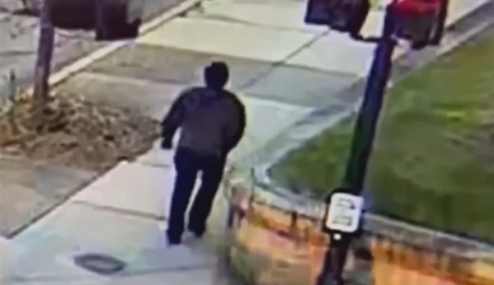 A generic square placeholder image with rounded corners in a figure.