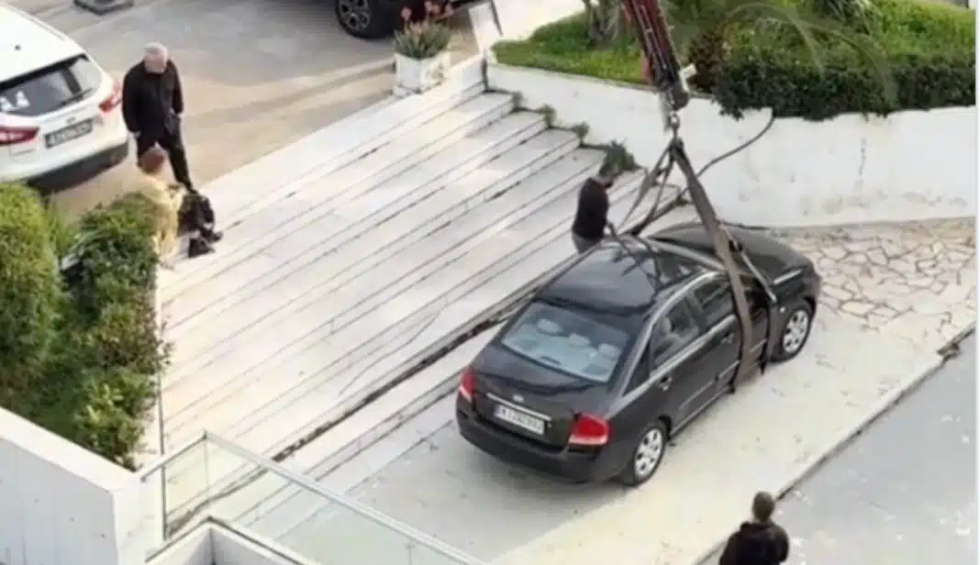 A generic square placeholder image with rounded corners in a figure.