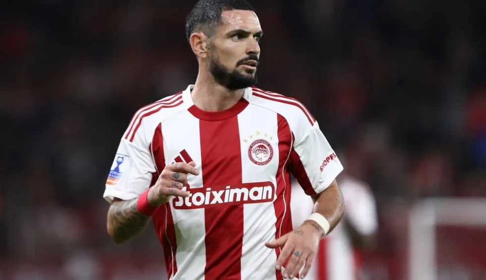 Ολυμπιακός: Ο Καμπελά αποχαιρέτησε τους συμπαίκτες του, δανεικός στη Ναντ