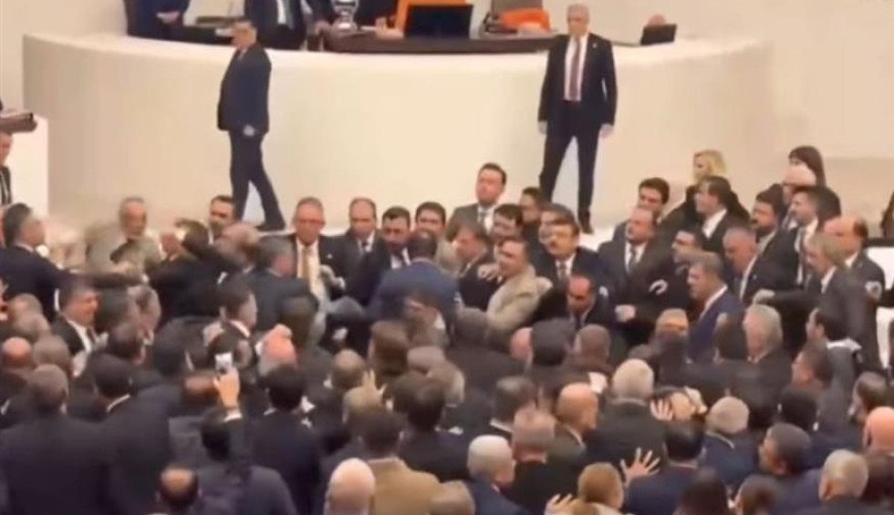 Τουρκία: Ξύλο στη βουλή σε συζήτηση για τους αγρότες!