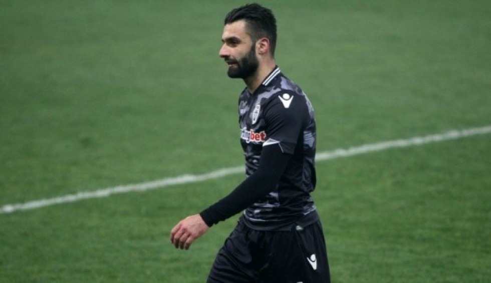 A generic square placeholder image with rounded corners in a figure.