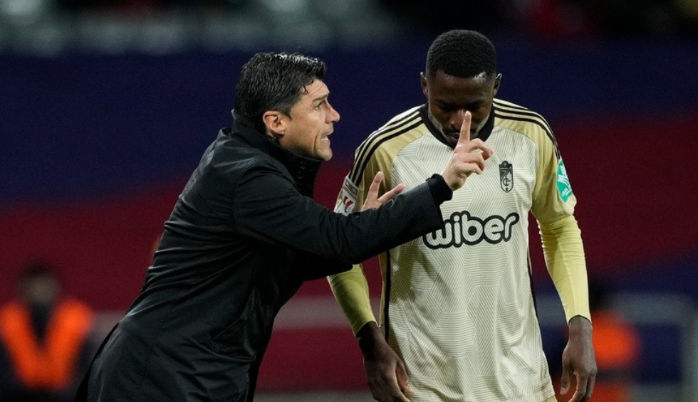 «Περίπλοκη υπόθεση» χαρακτηρίζουν οι Ισπανοί τη μεταγραφή του Χόνγκλα