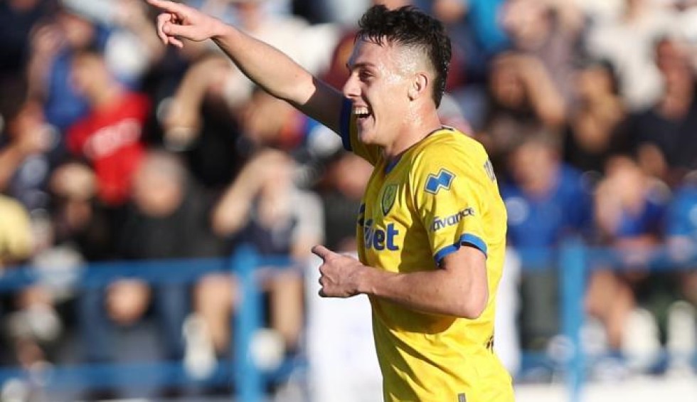 A generic square placeholder image with rounded corners in a figure.