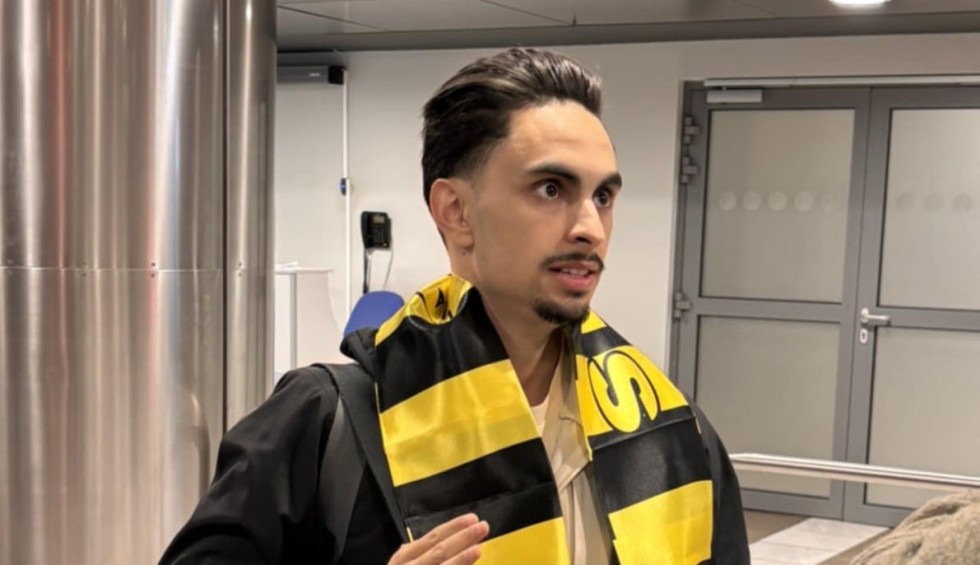 A generic square placeholder image with rounded corners in a figure.