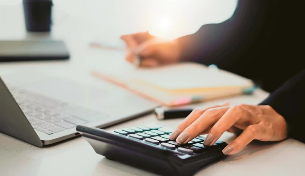 A generic square placeholder image with rounded corners in a figure.