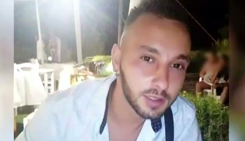 A generic square placeholder image with rounded corners in a figure.