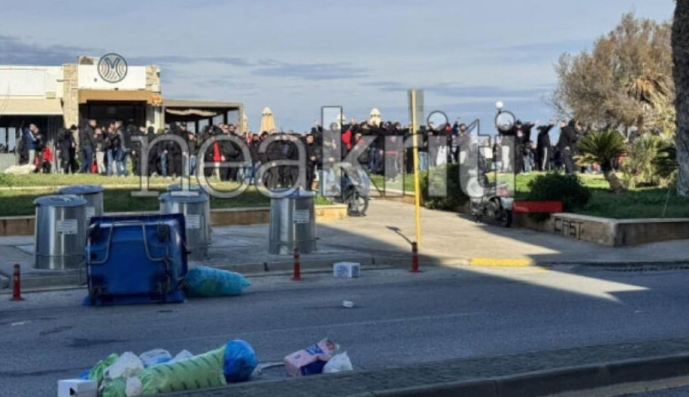 A generic square placeholder image with rounded corners in a figure.