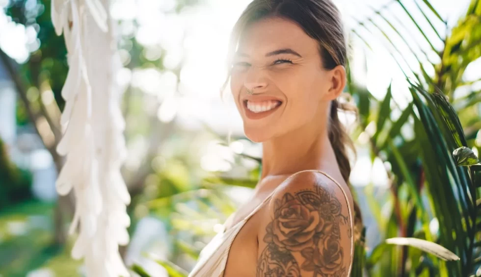 A generic square placeholder image with rounded corners in a figure.