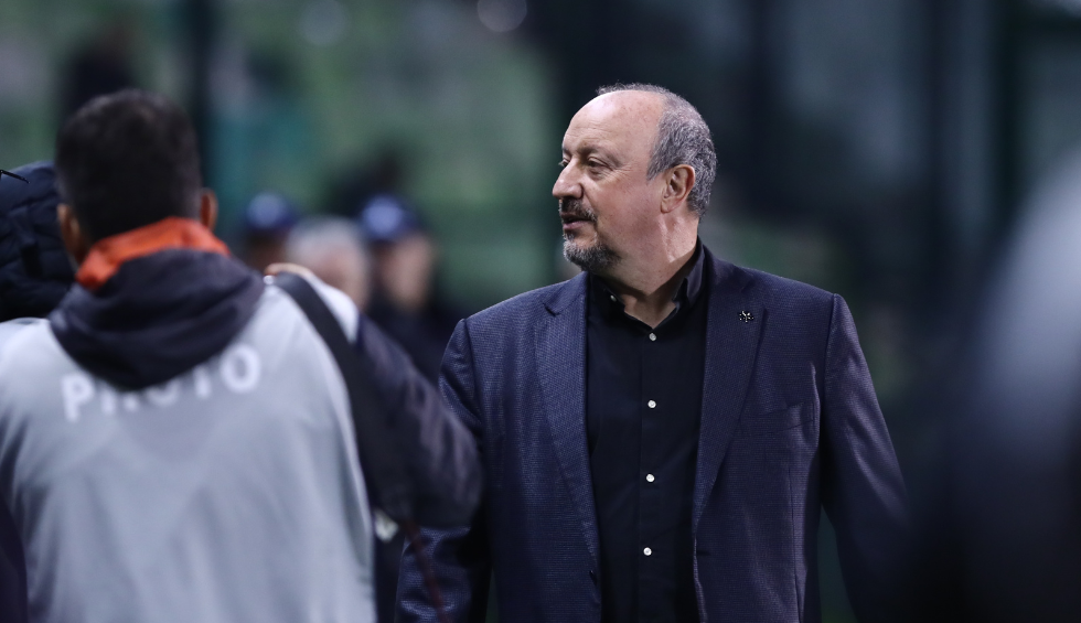 A generic square placeholder image with rounded corners in a figure.