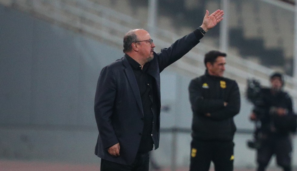 A generic square placeholder image with rounded corners in a figure.