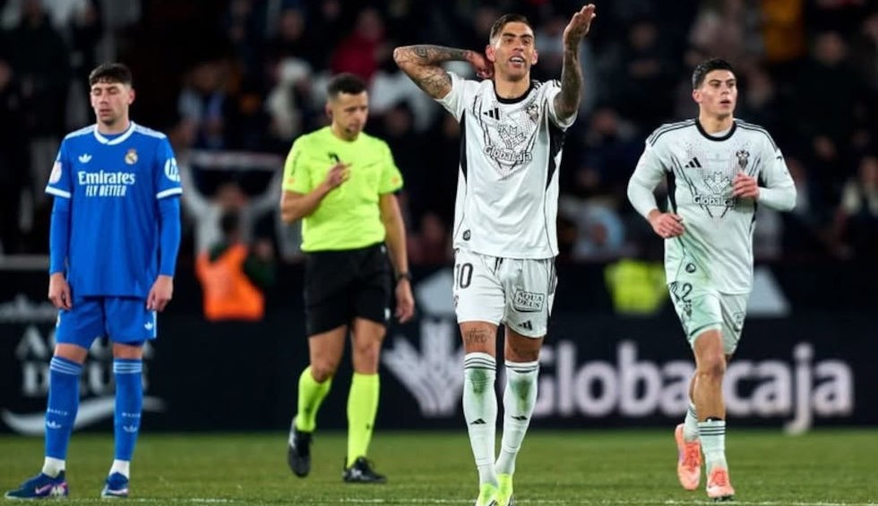 A generic square placeholder image with rounded corners in a figure.