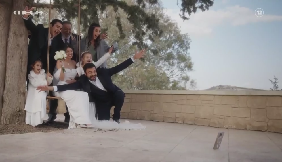 A generic square placeholder image with rounded corners in a figure.