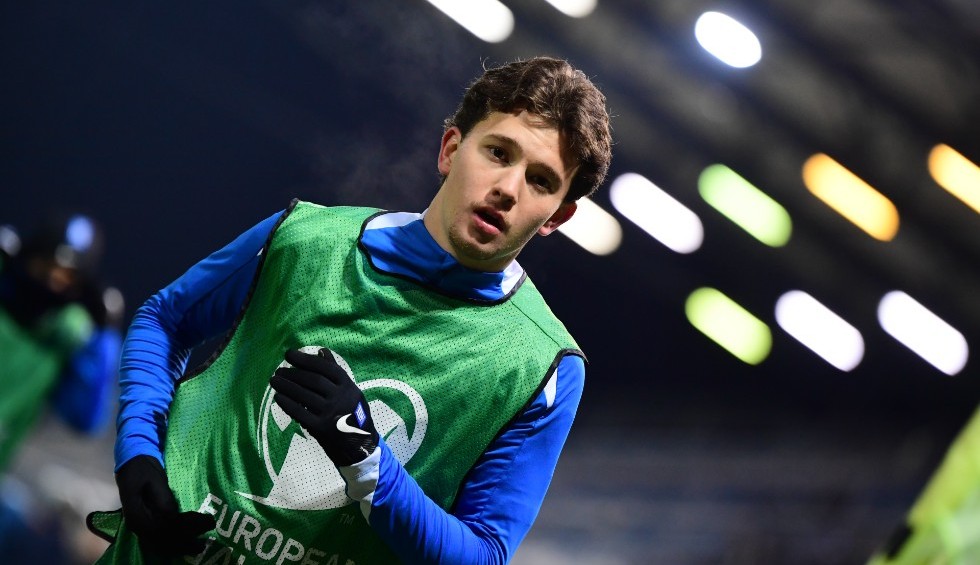 A generic square placeholder image with rounded corners in a figure.