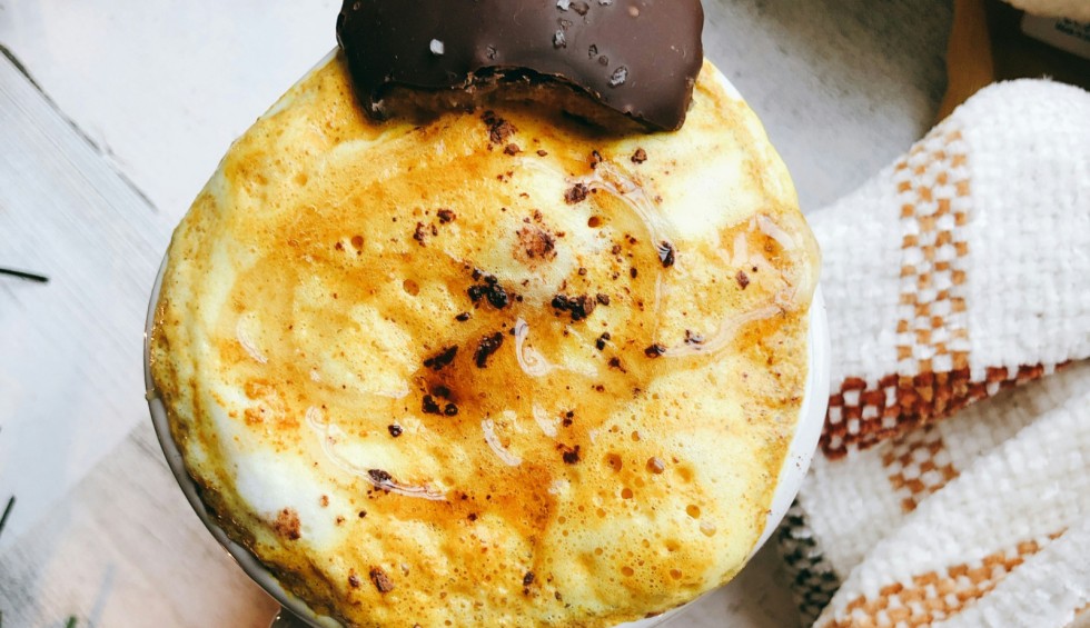 A generic square placeholder image with rounded corners in a figure.