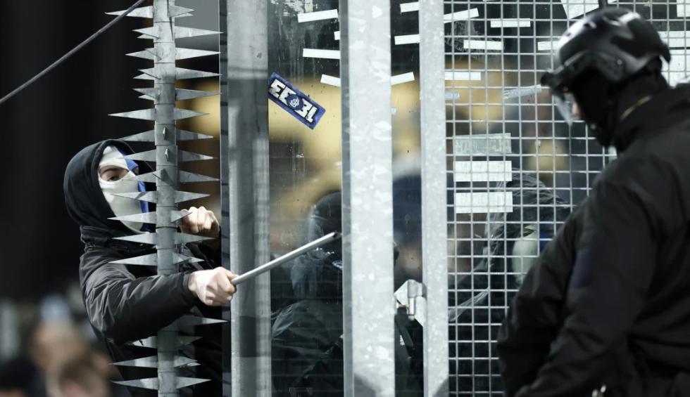 A generic square placeholder image with rounded corners in a figure.