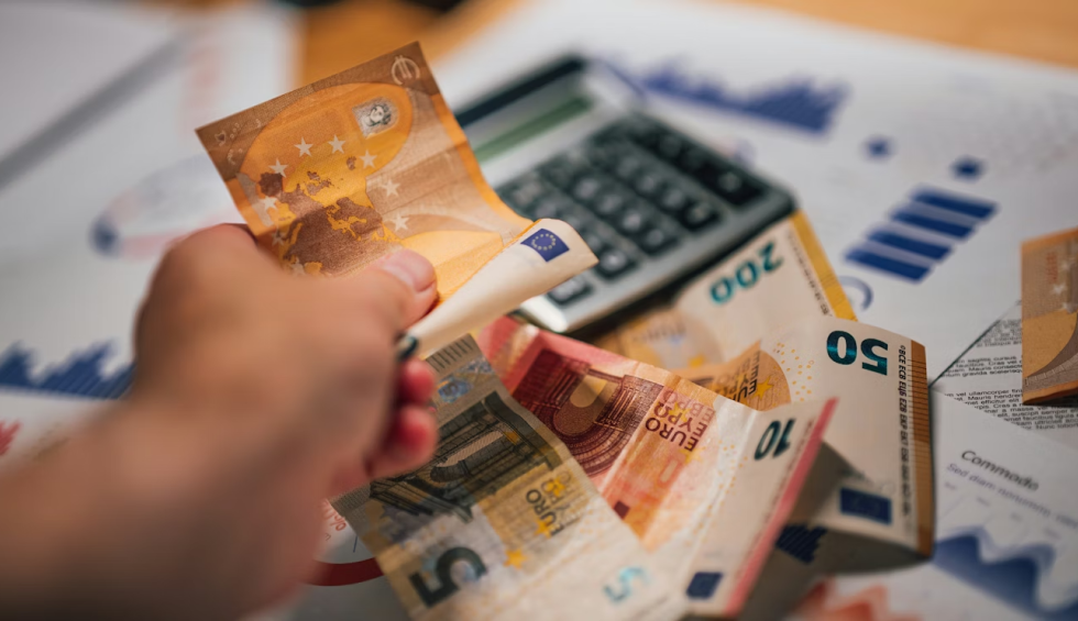 A generic square placeholder image with rounded corners in a figure.