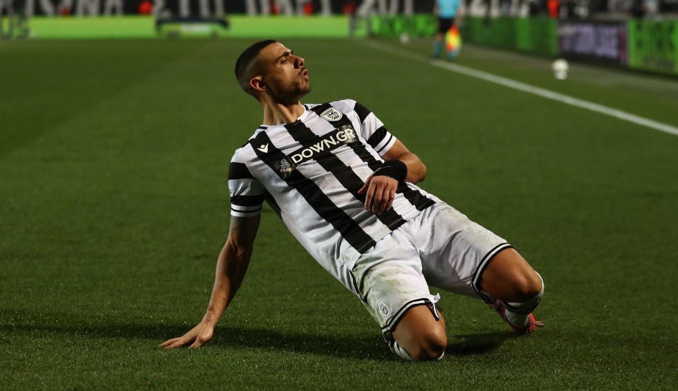 A generic square placeholder image with rounded corners in a figure.