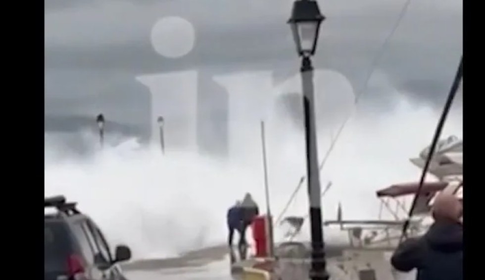 A generic square placeholder image with rounded corners in a figure.