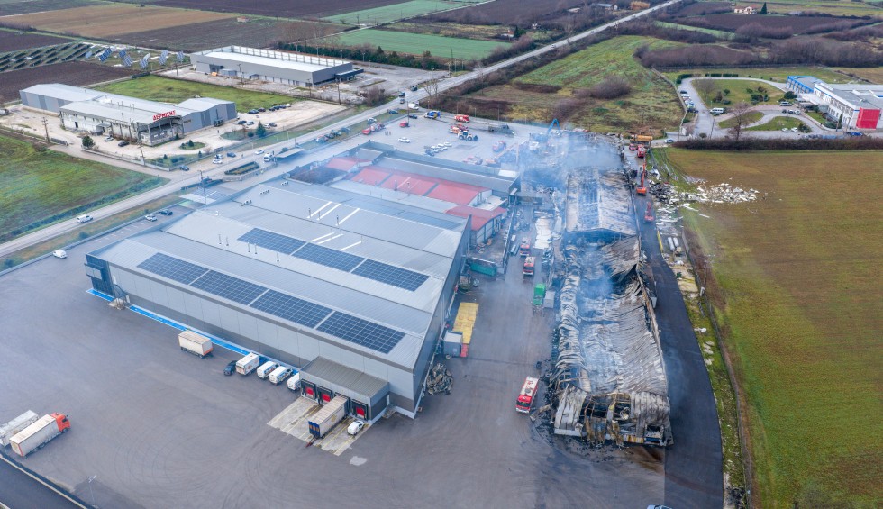 A generic square placeholder image with rounded corners in a figure.