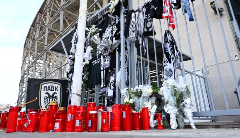 Συγκινεί ο πατέρας του Άλκη: «Όσοι ανάψουν κερί στη μνήμη του, να το κάνουν και για τους επτά οπαδούς του ΠΑΟΚ»