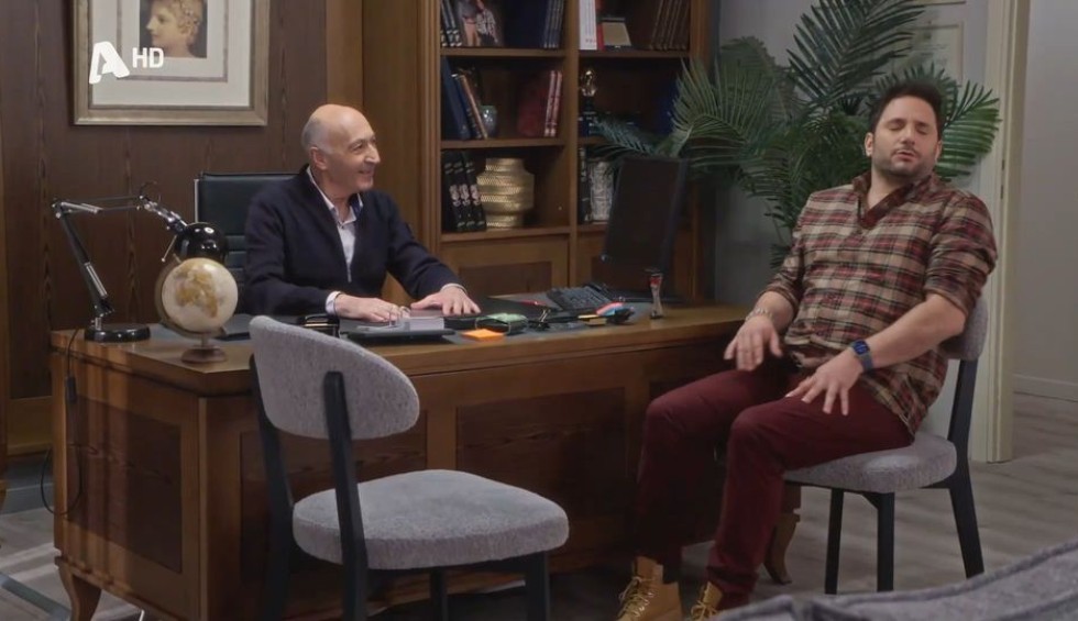 A generic square placeholder image with rounded corners in a figure.