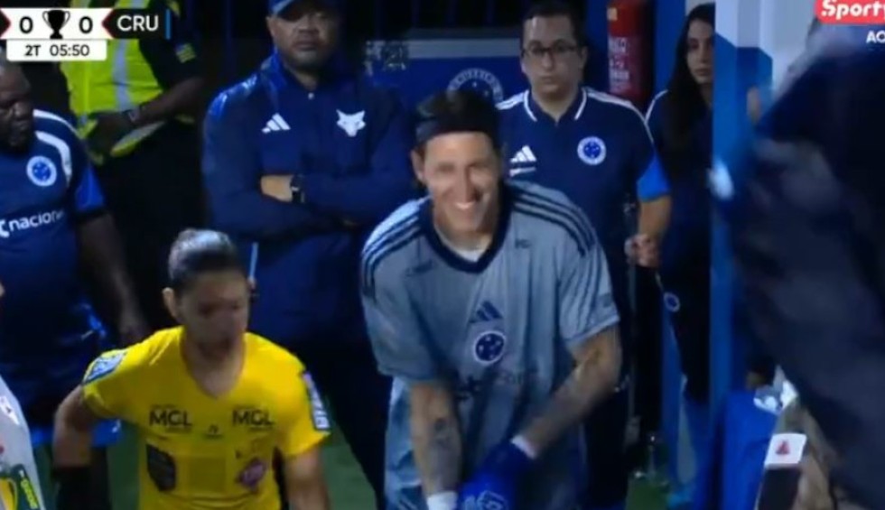 Επικό σκηνικό: Τερματοφύλακας στη Βραζιλία ζήτησε toilet break και θύμισε Λέμαν