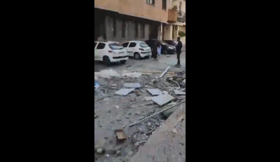 A generic square placeholder image with rounded corners in a figure.