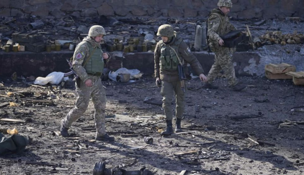 A generic square placeholder image with rounded corners in a figure.