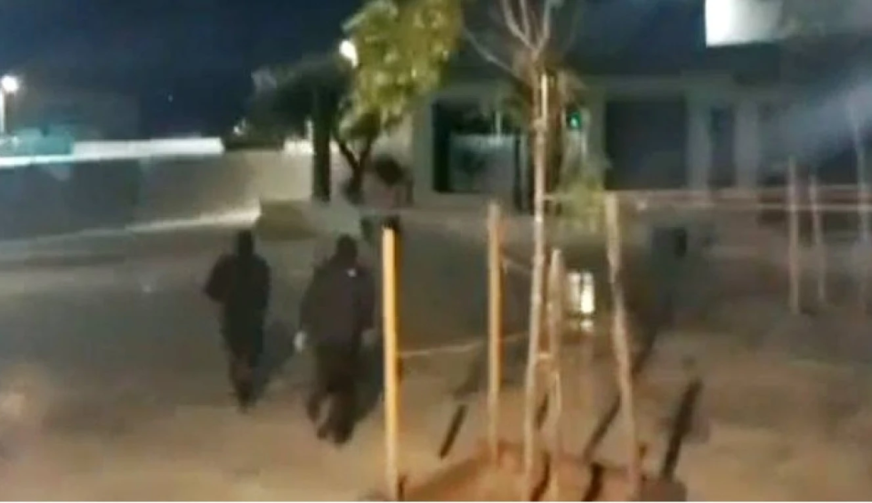 A generic square placeholder image with rounded corners in a figure.