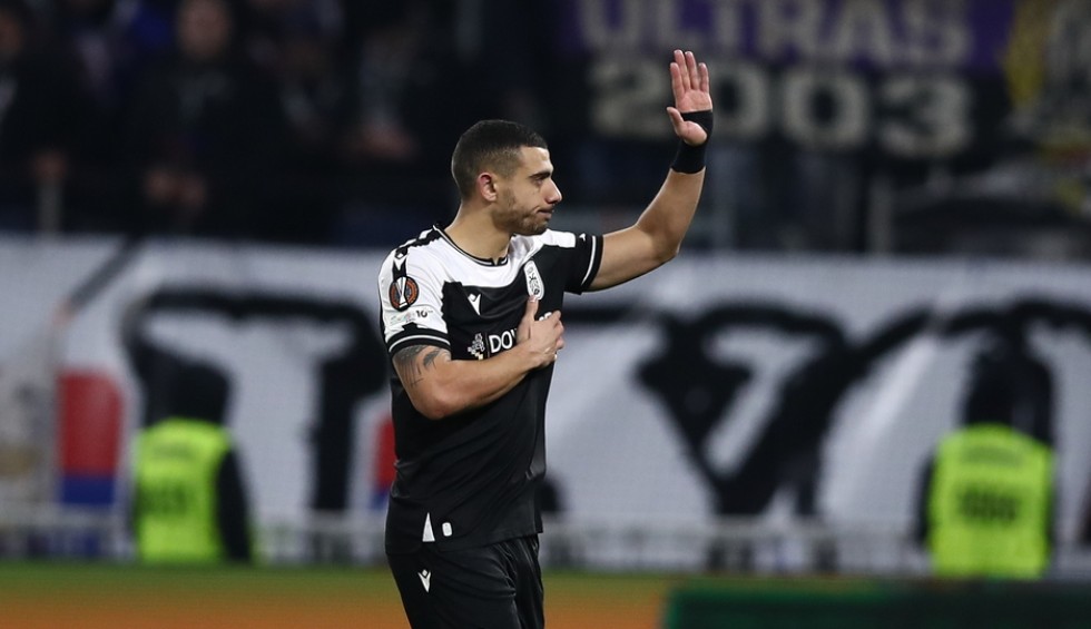 A generic square placeholder image with rounded corners in a figure.