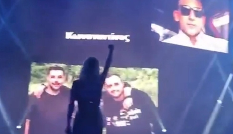 A generic square placeholder image with rounded corners in a figure.