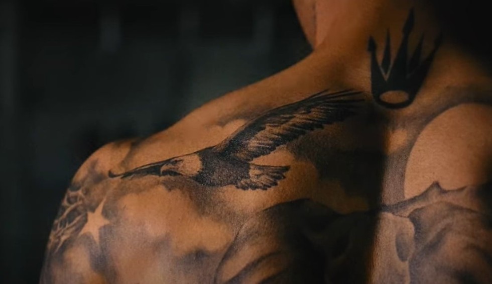 A generic square placeholder image with rounded corners in a figure.