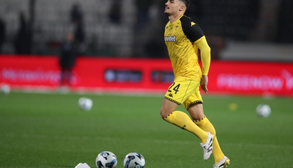 A generic square placeholder image with rounded corners in a figure.