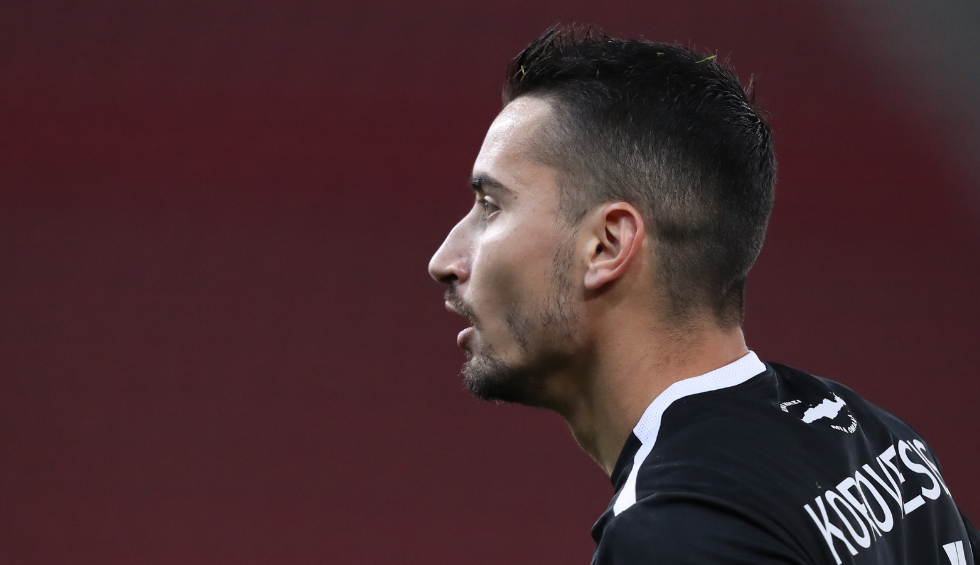 A generic square placeholder image with rounded corners in a figure.