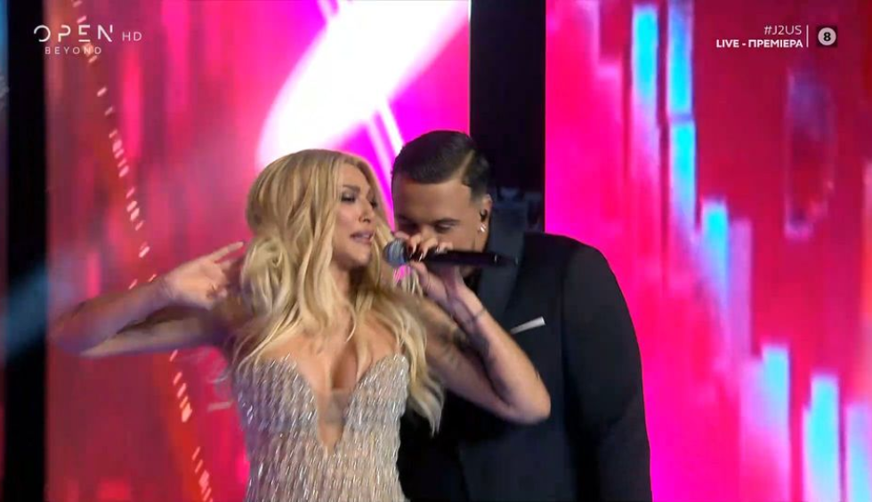 «Φωτιά» στη σκηνή του J2US Gio και Ηλιάδη: Τραγούδησαν «Gucci Masai»