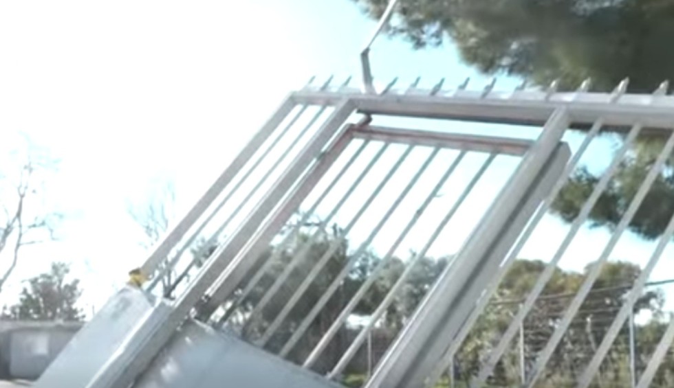 Θεσσαλονίκη: Κατέρρευσε καγκελόπορτα σε Σχολείο